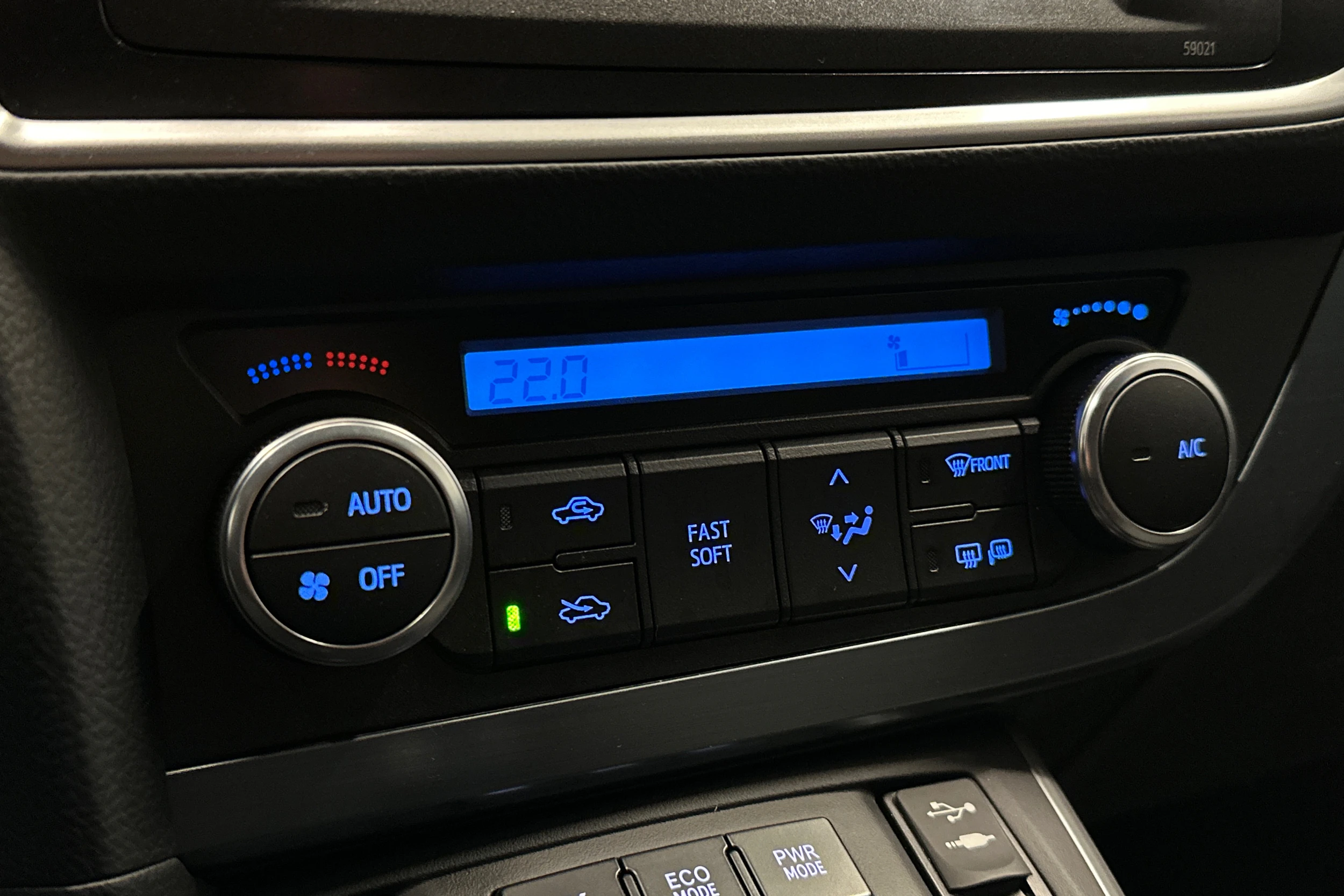 ruskea (beige) Toyota Auris 2013 kuva 24.