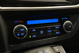 ruskea (beige) Toyota Auris 2013 kuva 24.