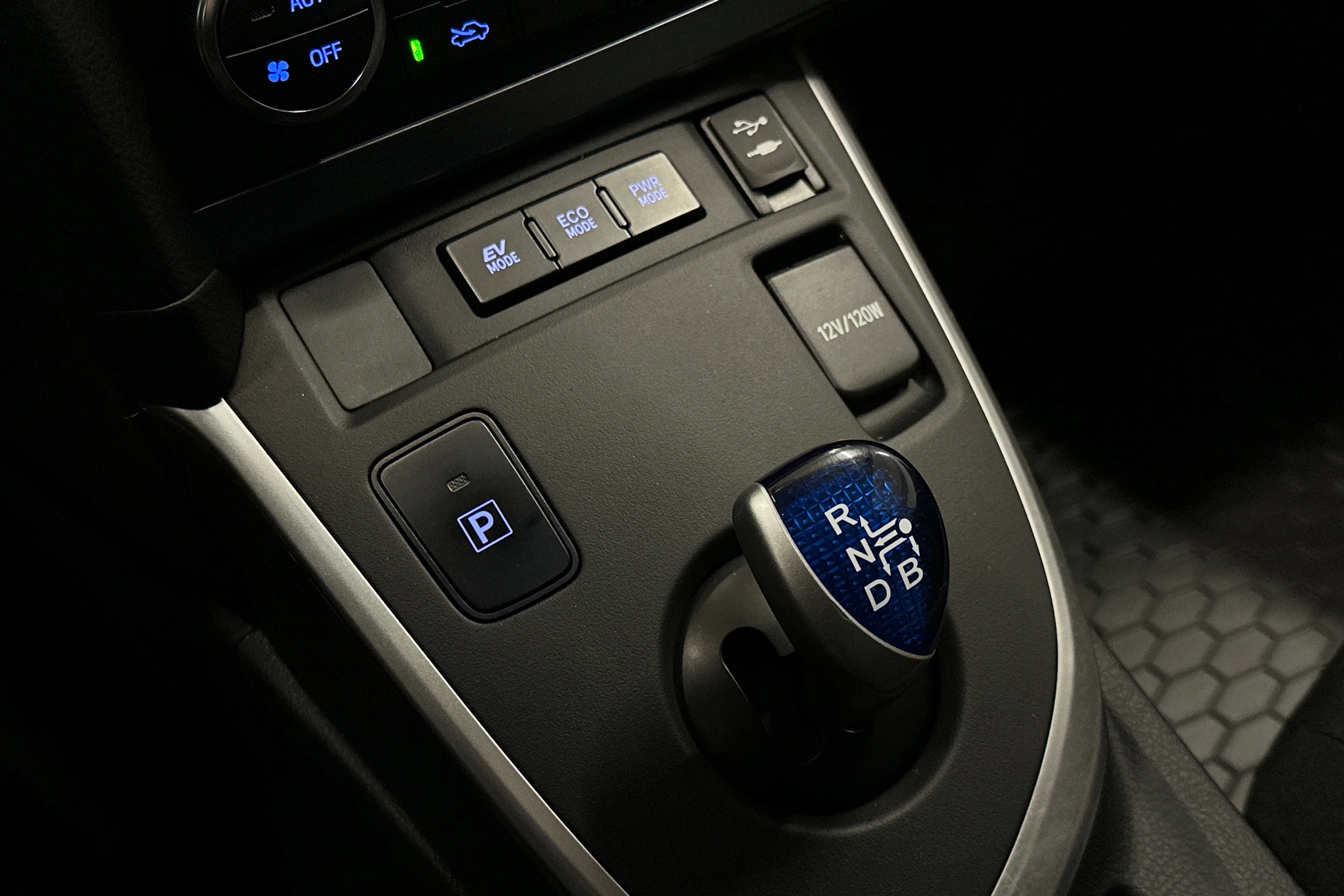 ruskea (beige) Toyota Auris 2013 kuva 25.