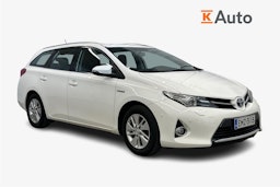 valkoinen Toyota Auris 2014 kuva 1.