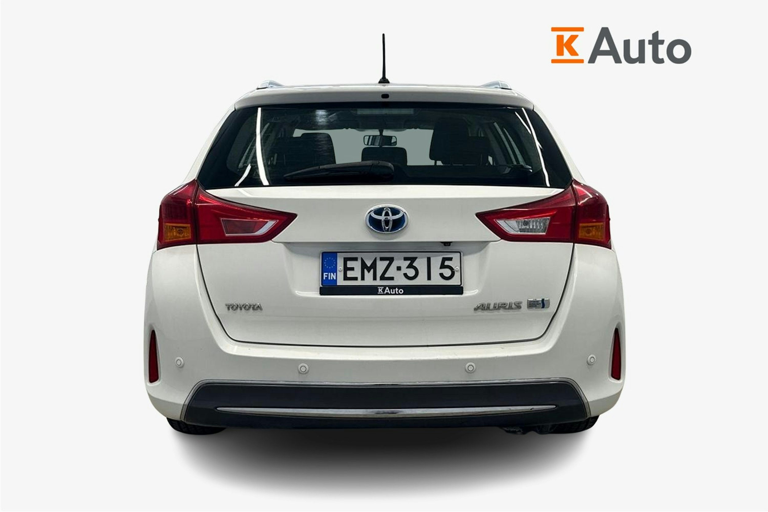 valkoinen Toyota Auris 2014 kuva 3.