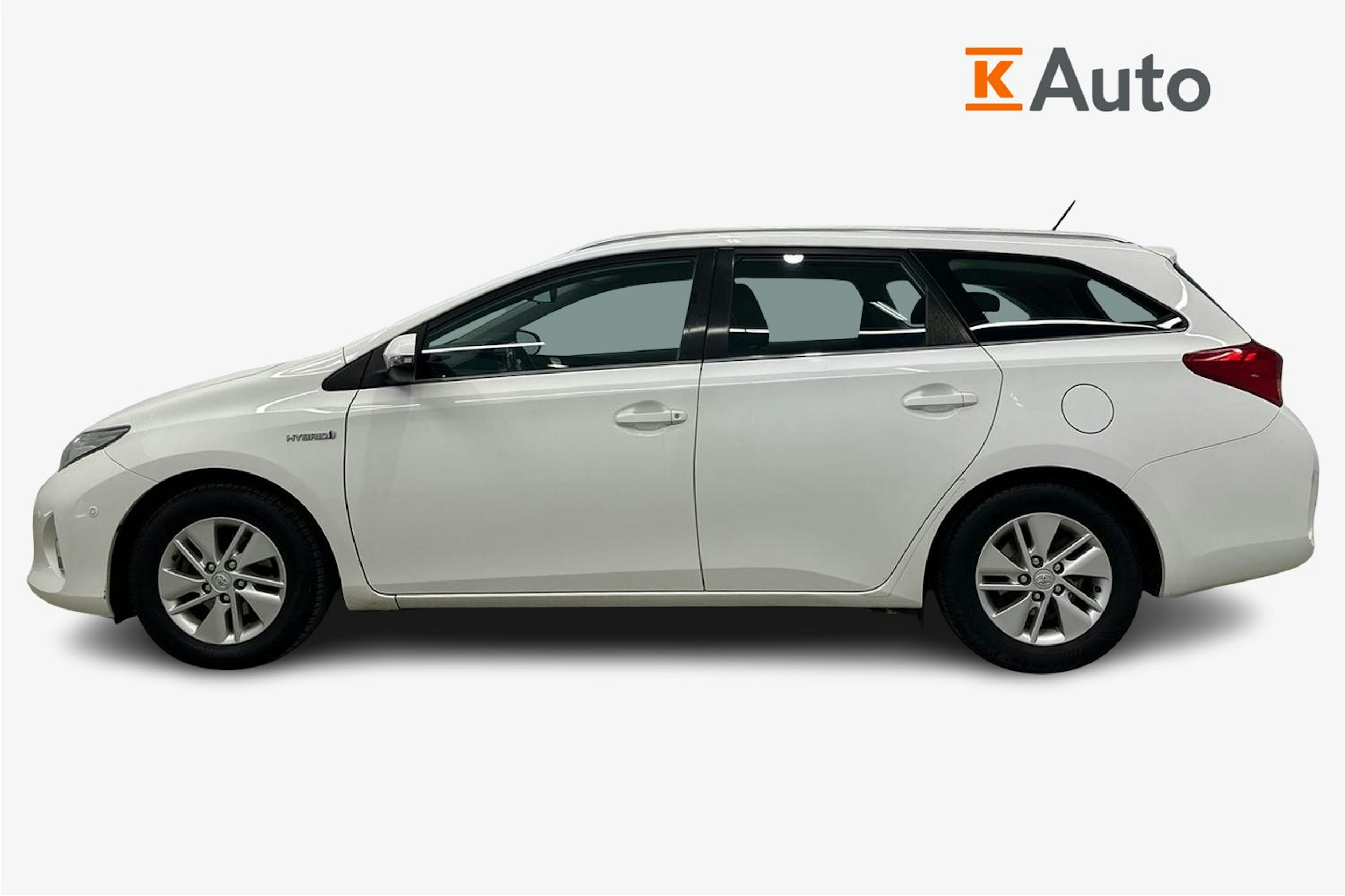 valkoinen Toyota Auris 2014 kuva 6.