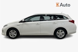 valkoinen Toyota Auris 2014 kuva 6.