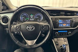valkoinen Toyota Auris 2014 kuva 15.