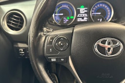 valkoinen Toyota Auris 2014 kuva 17.