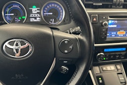 valkoinen Toyota Auris 2014 kuva 18.