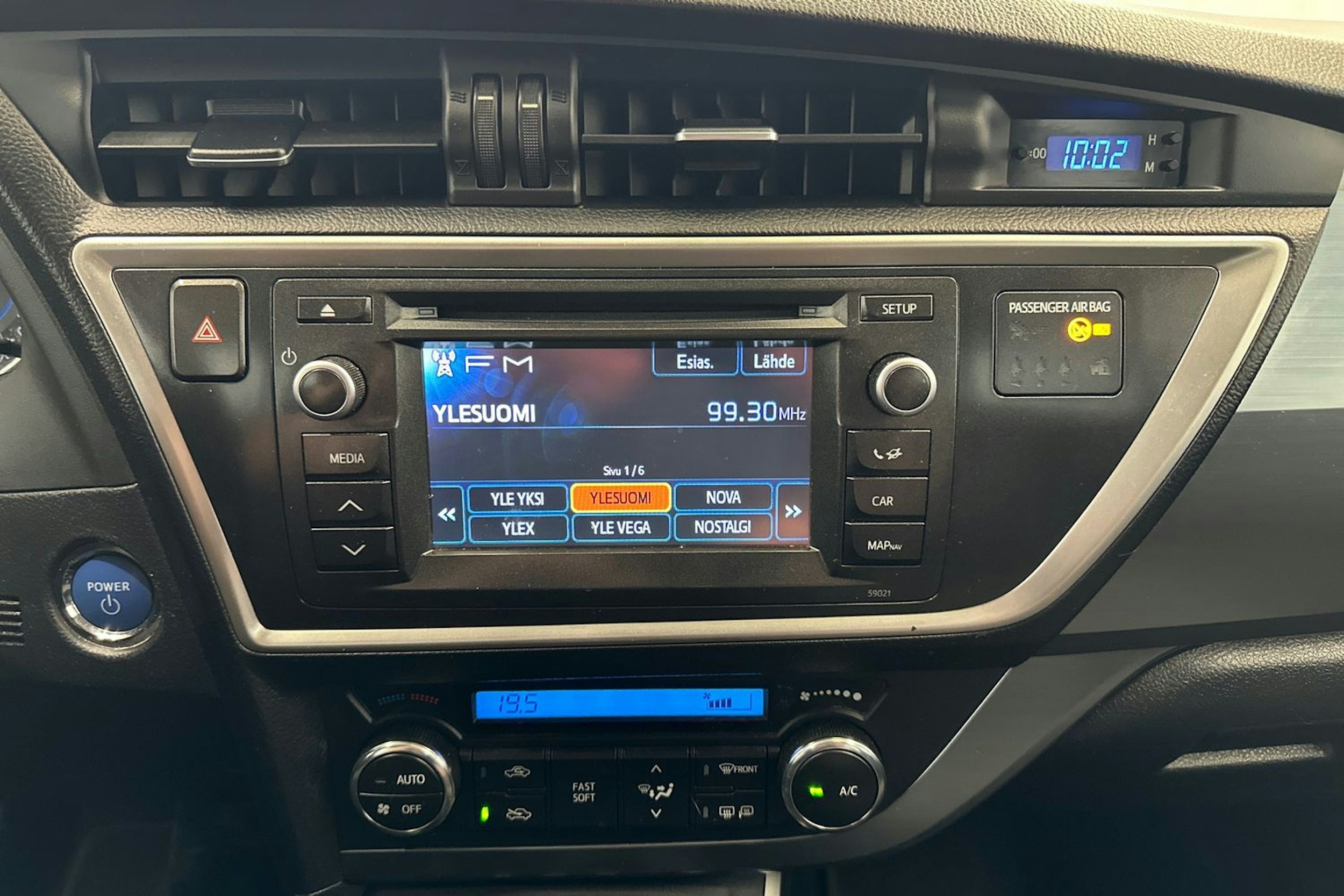 valkoinen Toyota Auris 2014 kuva 21.