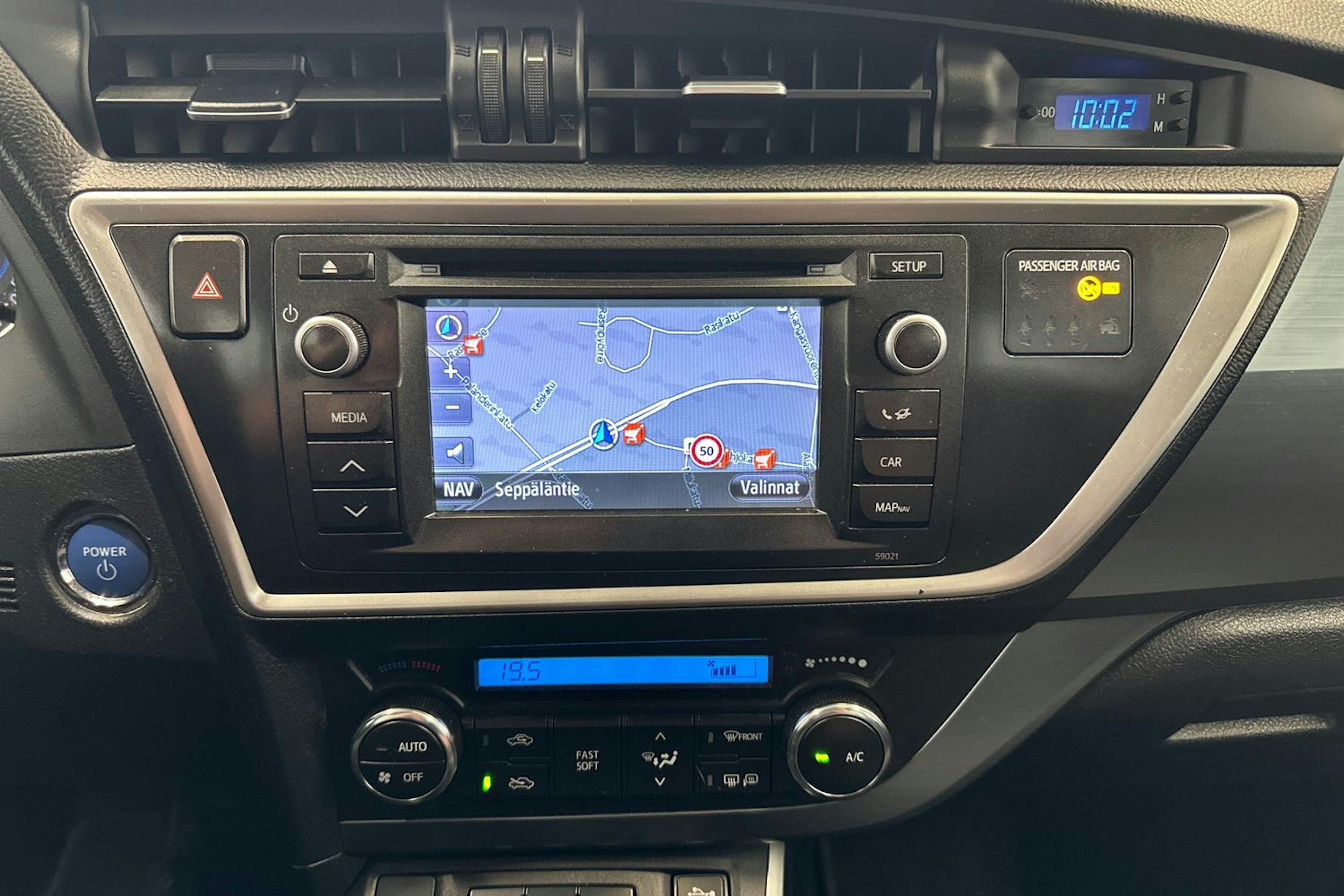 valkoinen Toyota Auris 2014 kuva 22.