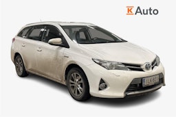 valkoinen Toyota Auris 2014 kuva 1.