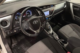 valkoinen Toyota Auris 2014 kuva 7.
