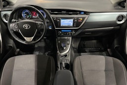 valkoinen Toyota Auris 2014 kuva 9.
