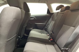 valkoinen Toyota Auris 2014 kuva 10.