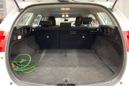 valkoinen Toyota Auris 2014 kuva 14.