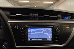 valkoinen Toyota Auris 2014 kuva 16.