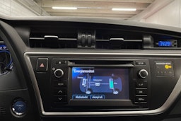 valkoinen Toyota Auris 2014 kuva 18.