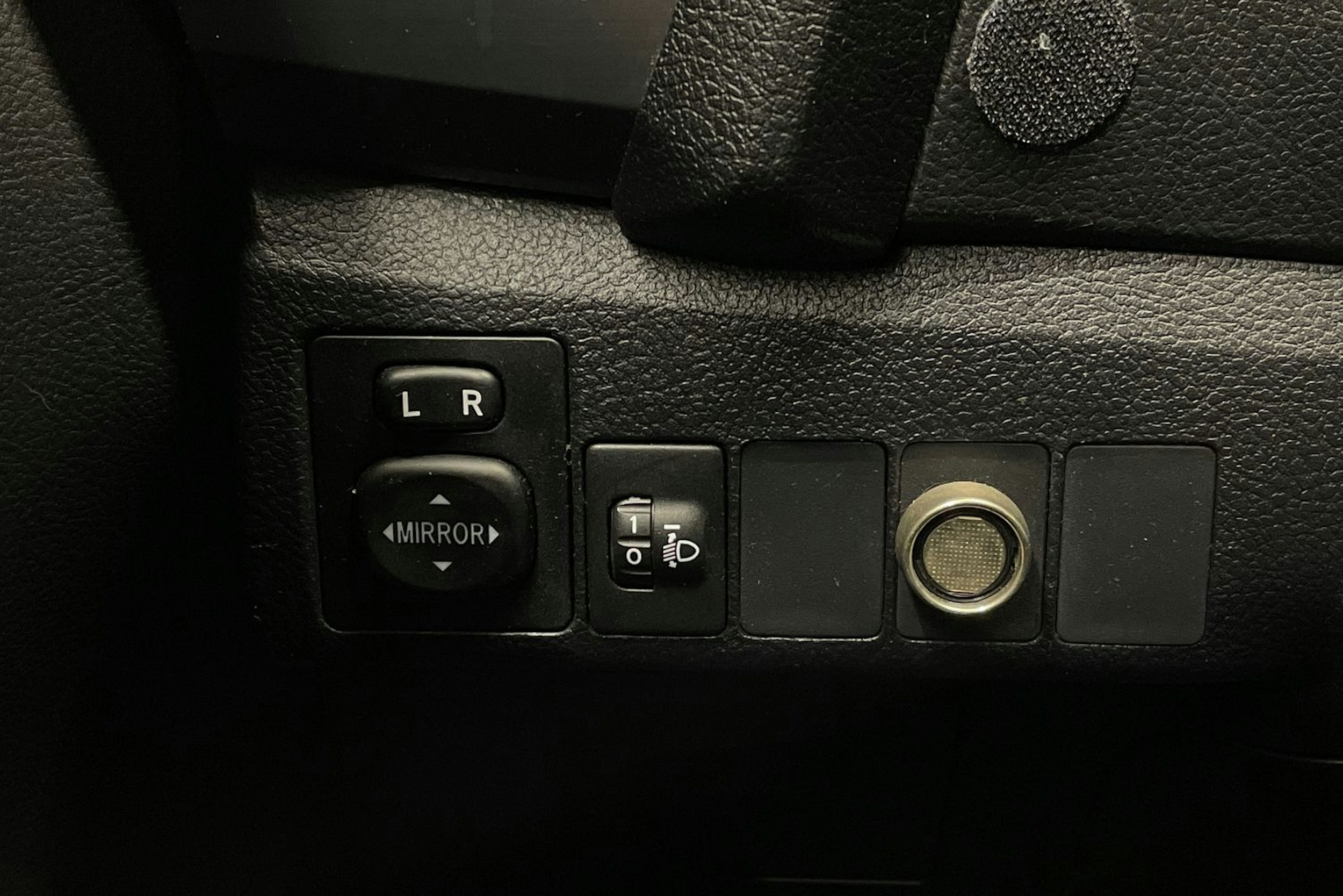 valkoinen Toyota Auris 2014 kuva 20.