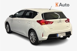 valkoinen Toyota Auris 2014 kuva 2.