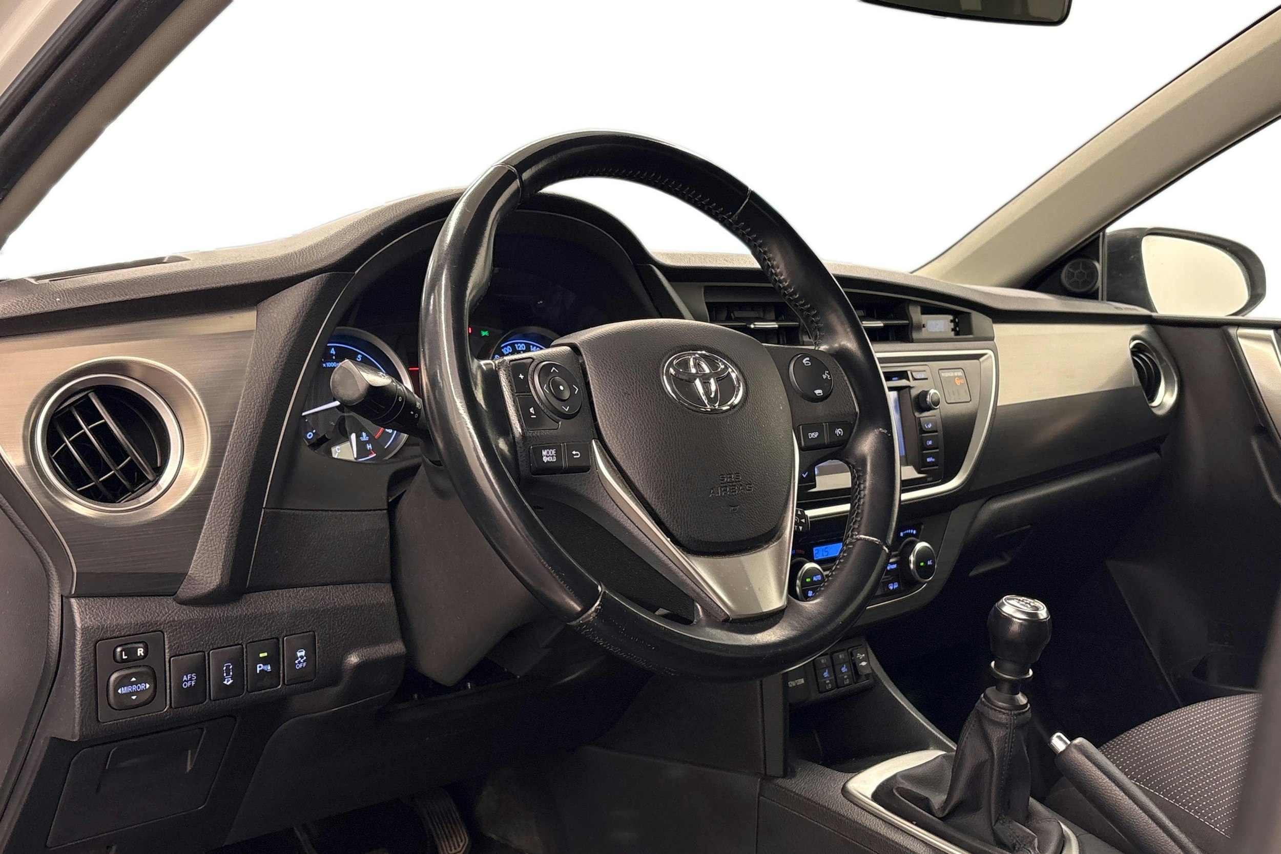 valkoinen Toyota Auris 2014 kuva 3.