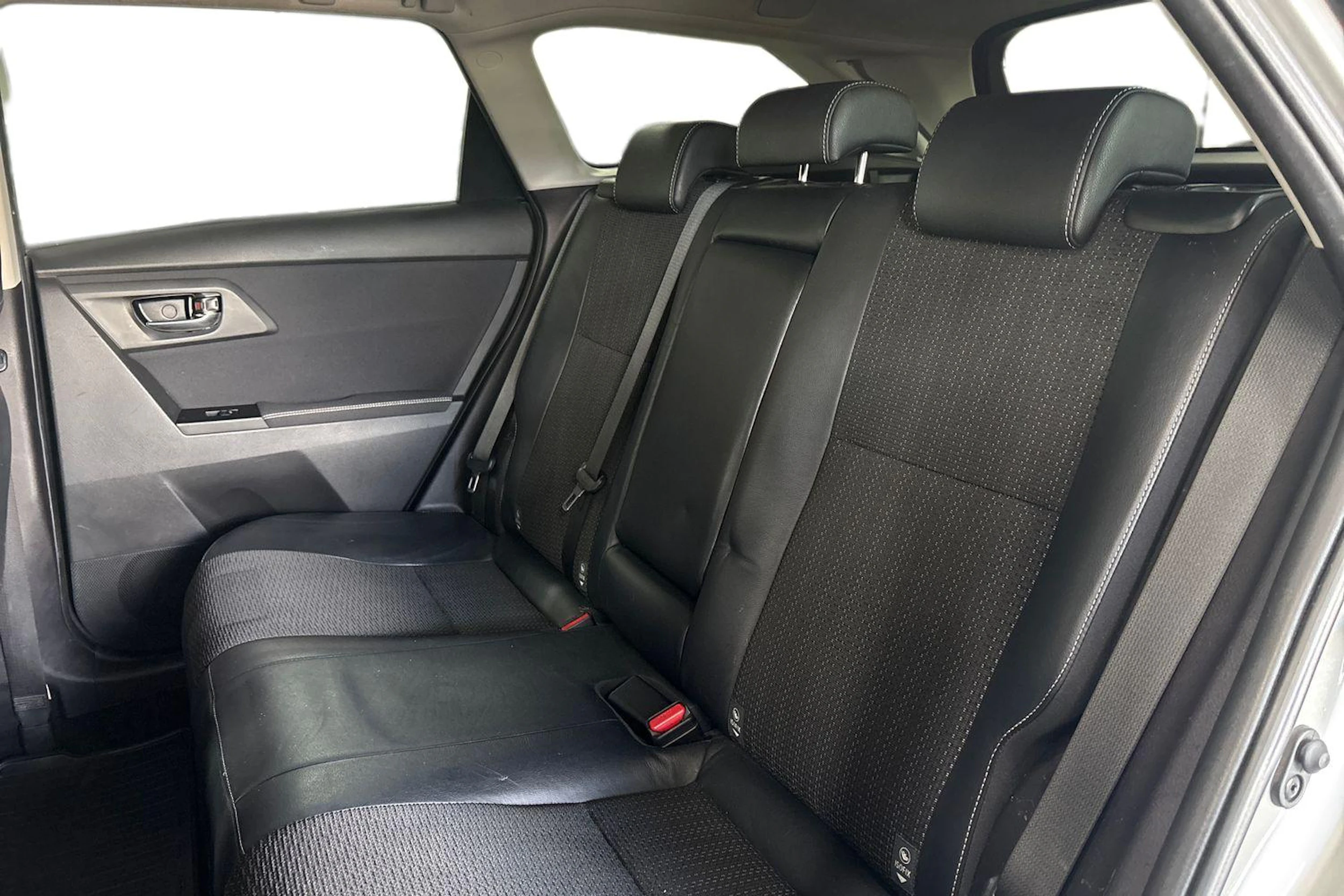 Harmaa Toyota Auris 2014 kuva 11.