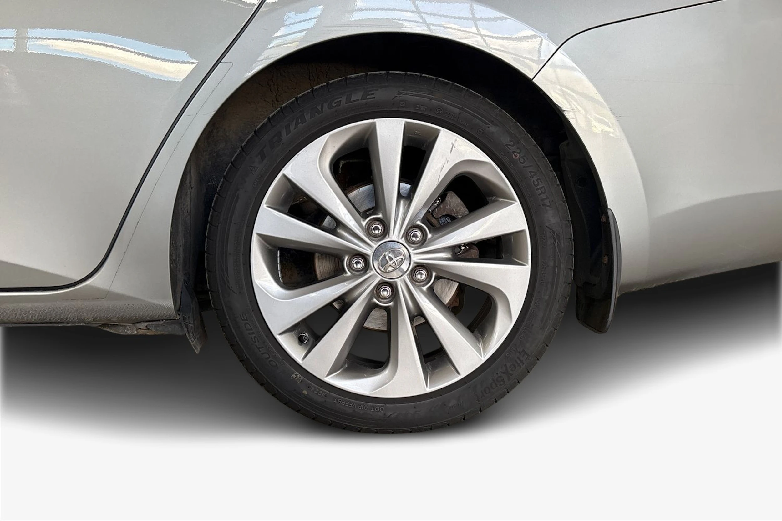 Harmaa Toyota Auris 2014 kuva 12.