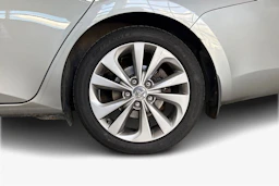 Harmaa Toyota Auris 2014 kuva 12.