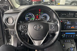 Harmaa Toyota Auris 2014 kuva 15.