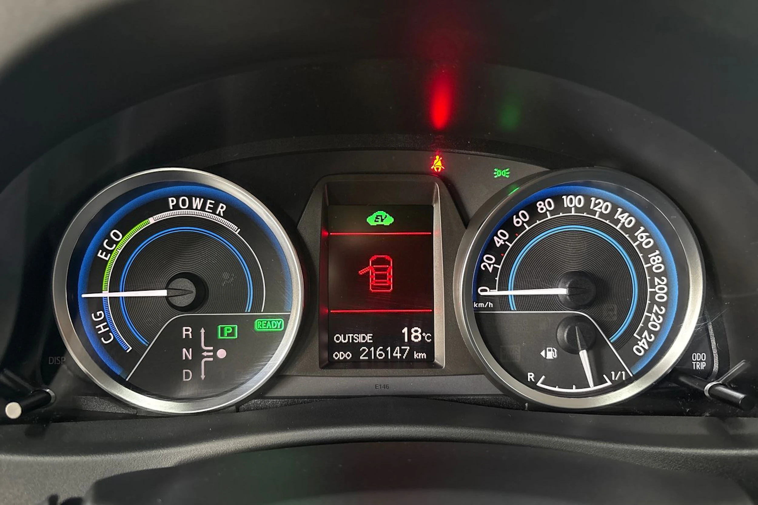 Harmaa Toyota Auris 2014 kuva 18.