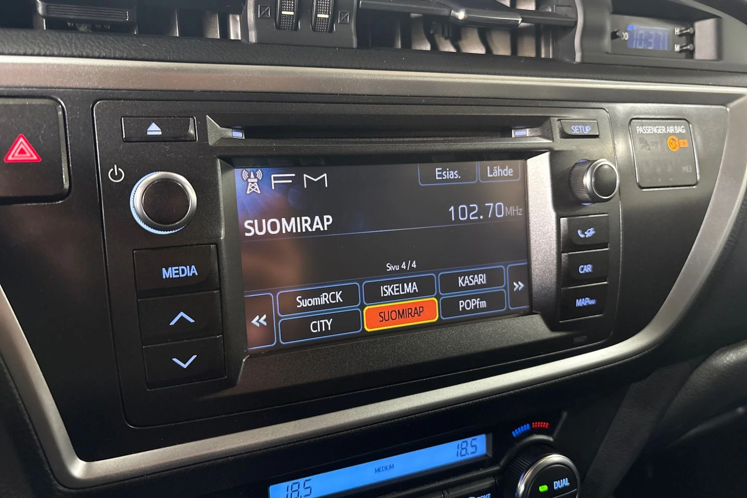 Harmaa Toyota Auris 2014 kuva 19.
