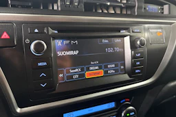 Harmaa Toyota Auris 2014 kuva 19.