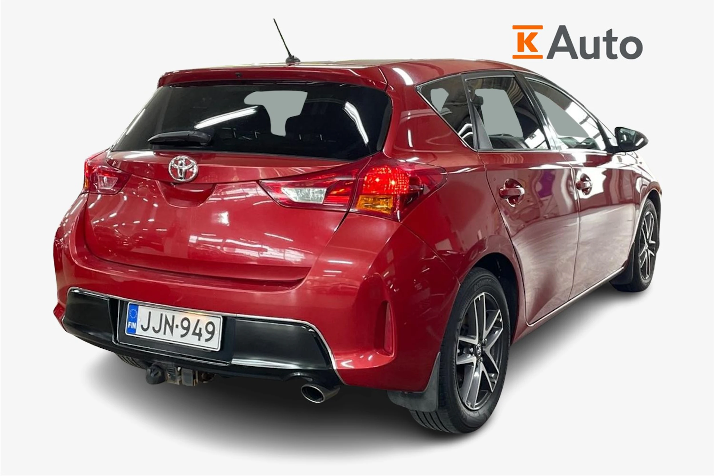Punainen Toyota Auris 2014 kuva 3.