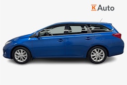 sininen Toyota Auris 2014 kuva 6.