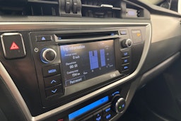 sininen Toyota Auris 2014 kuva 26.