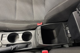sininen Toyota Auris 2014 kuva 29.