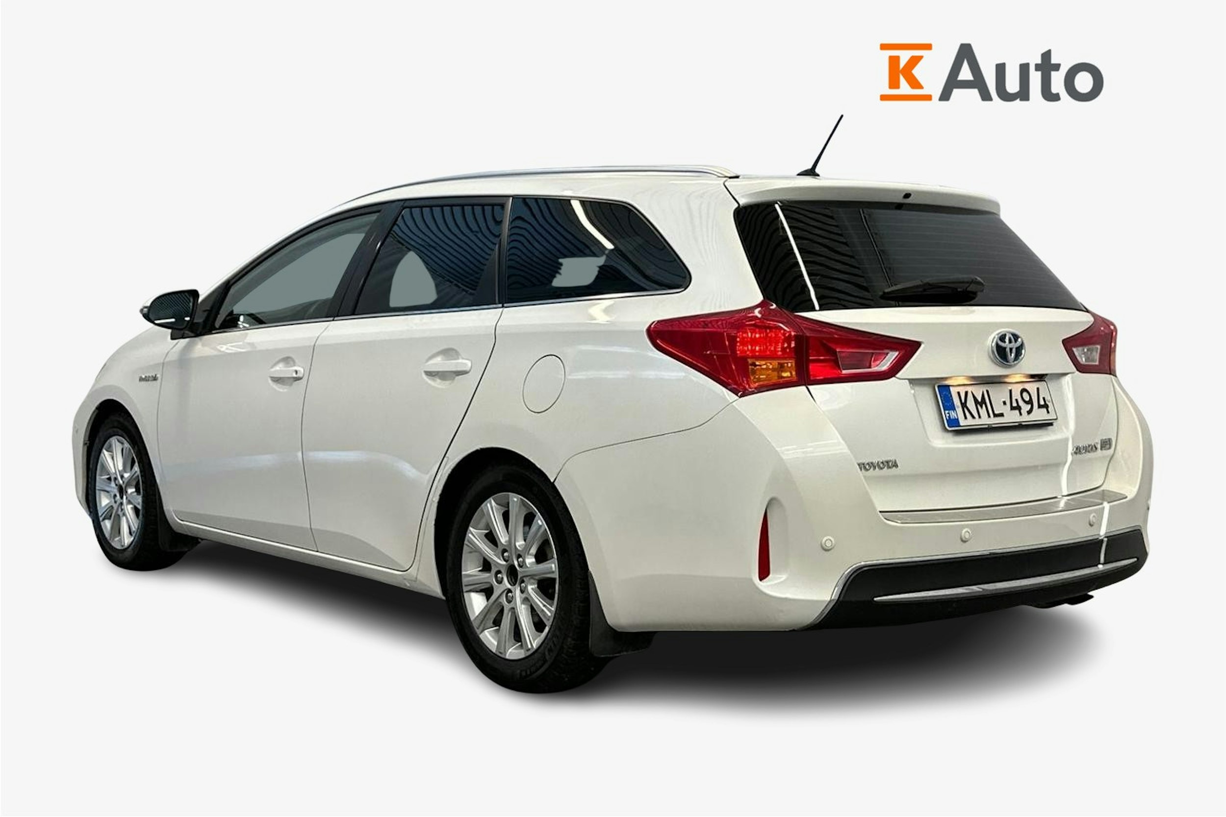 valkoinen Toyota Auris 2014 kuva 2.