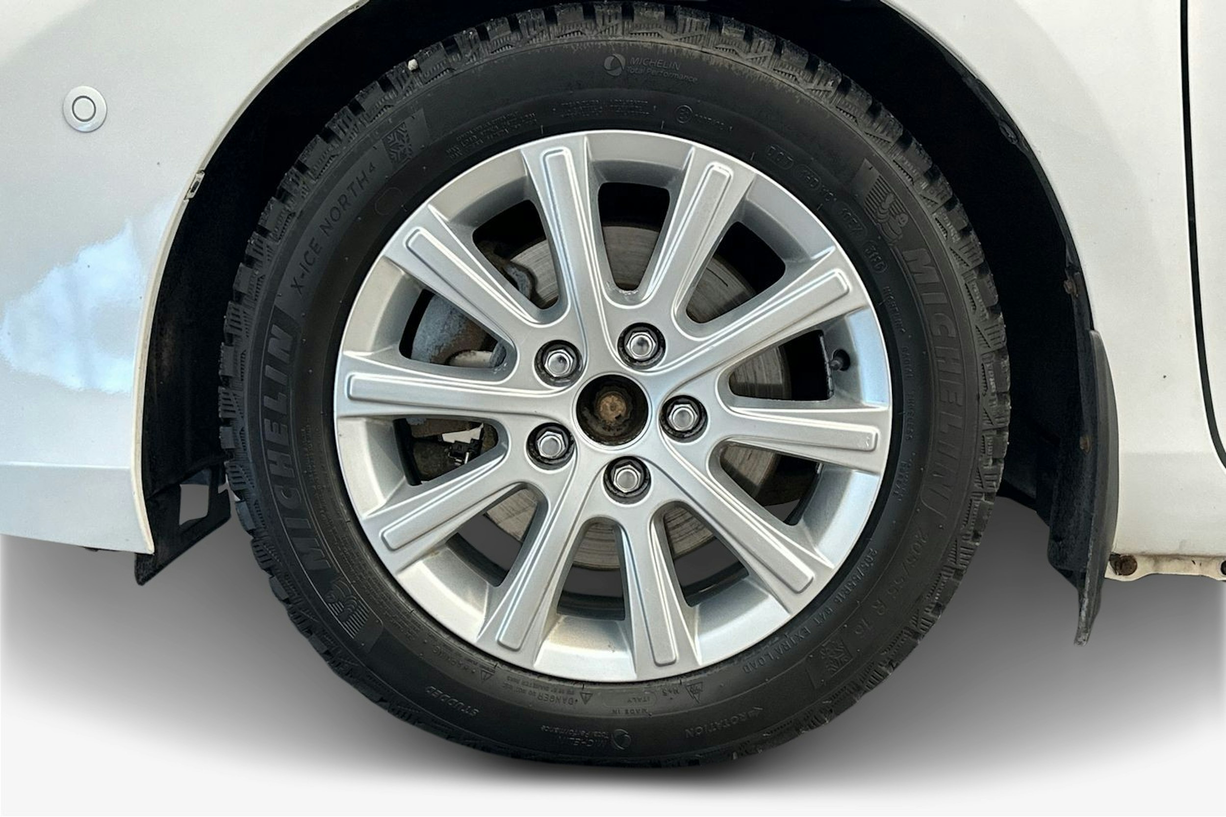 valkoinen Toyota Auris 2014 kuva 11.