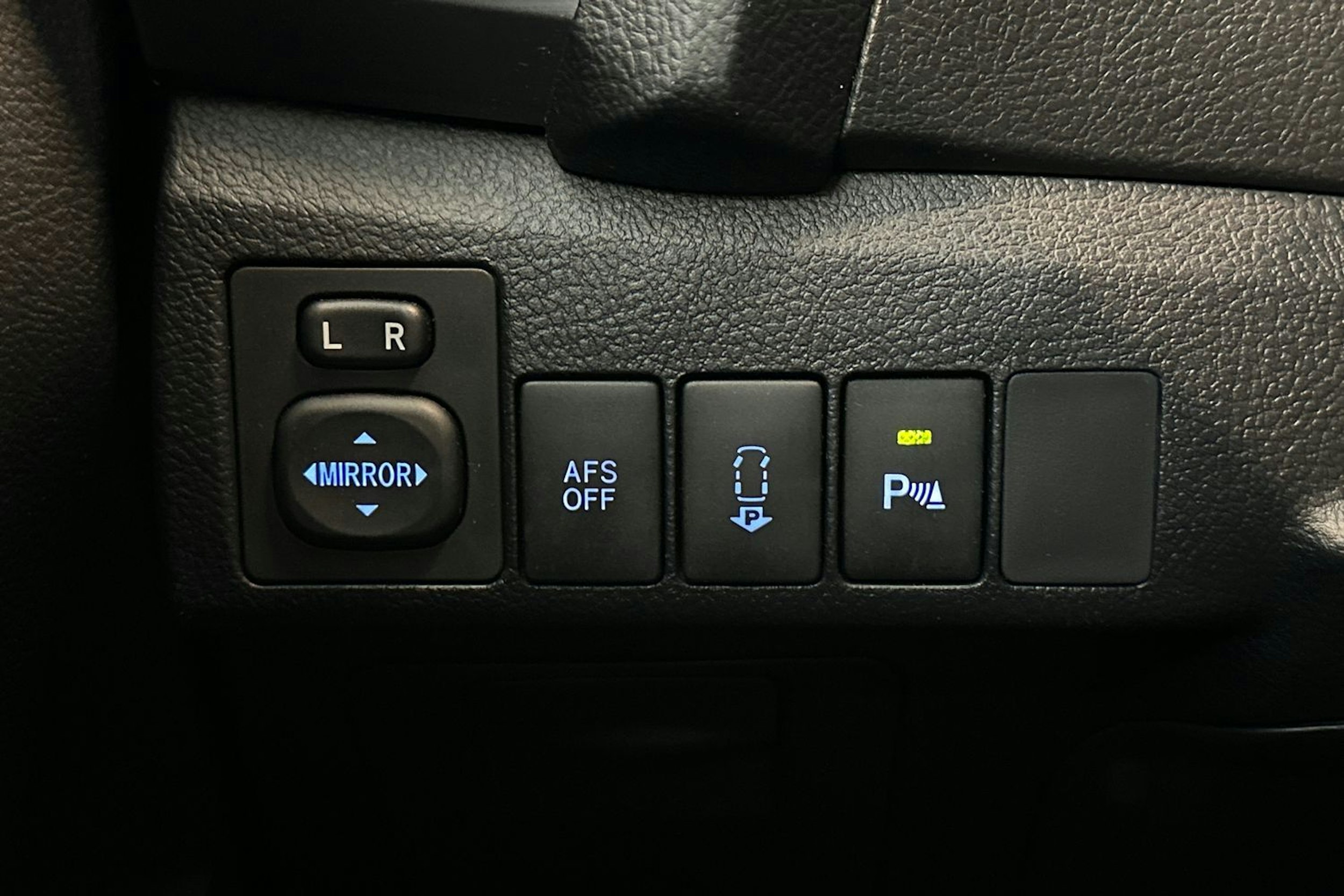 valkoinen Toyota Auris 2014 kuva 18.