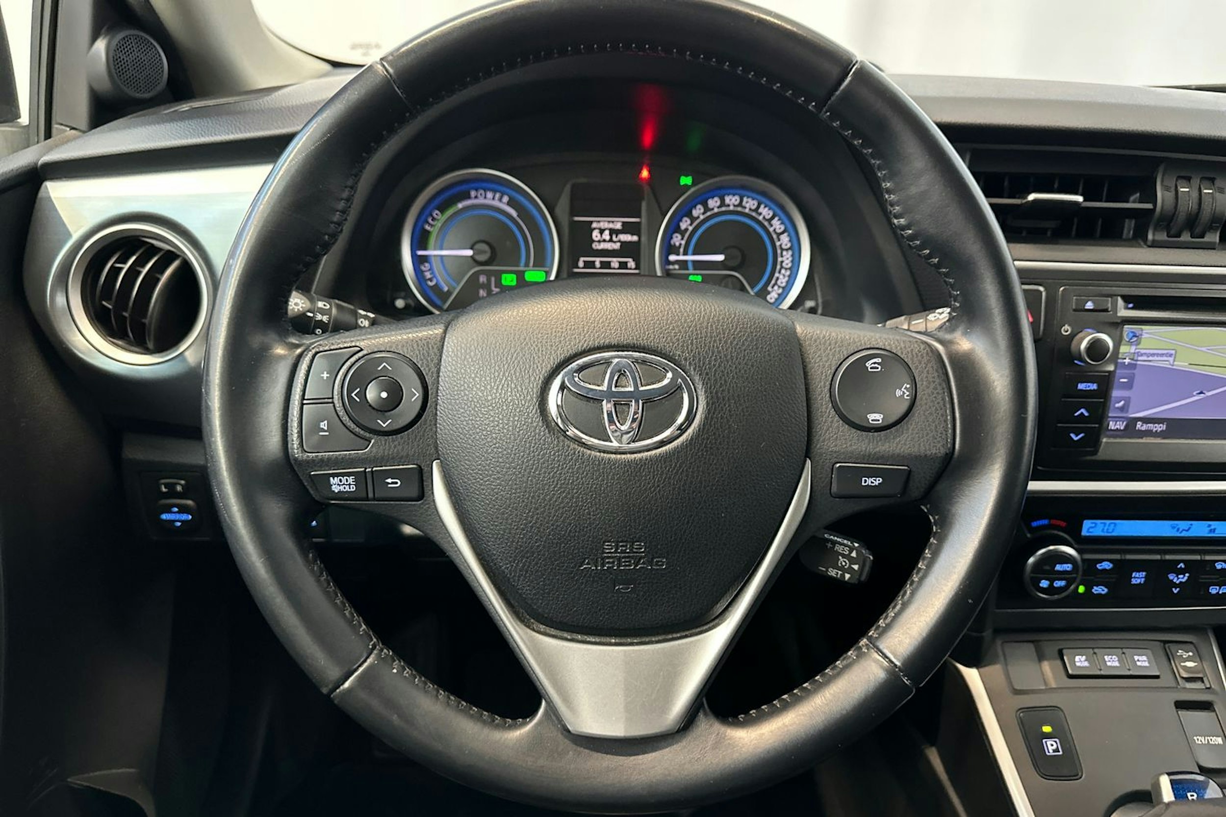 valkoinen Toyota Auris 2014 kuva 19.