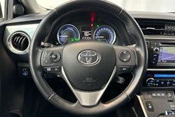 valkoinen Toyota Auris 2014 kuva 19.