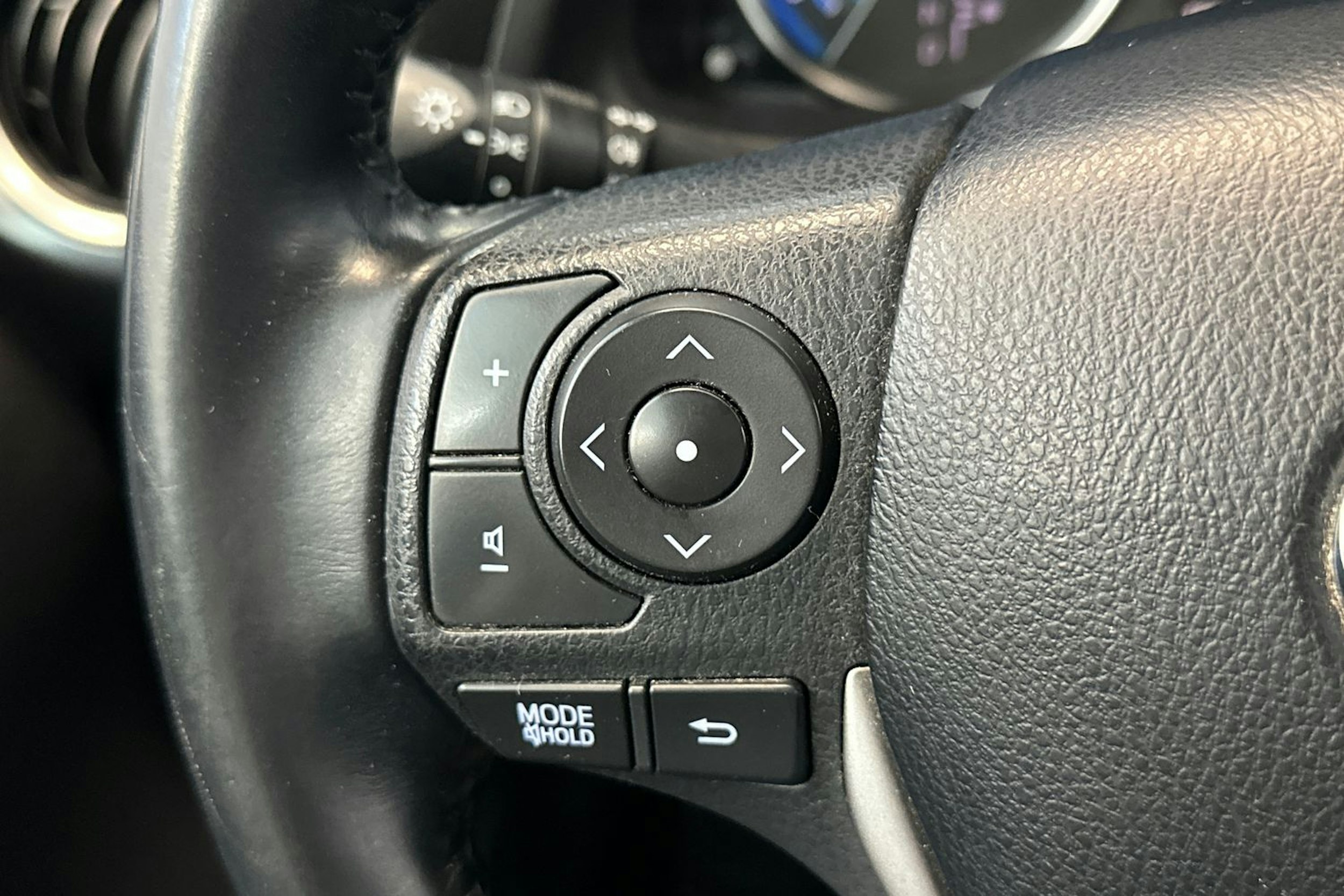 valkoinen Toyota Auris 2014 kuva 21.