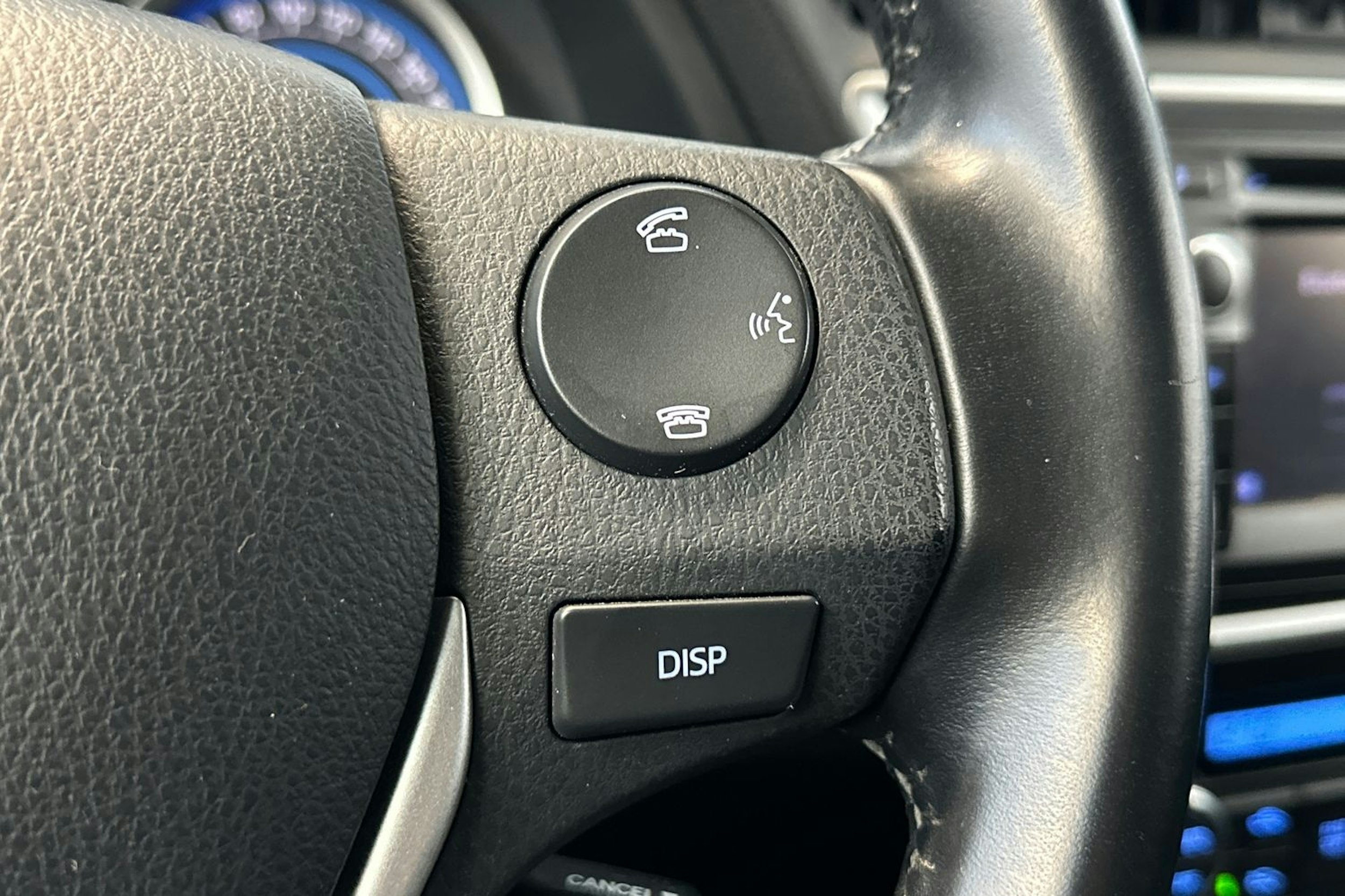 valkoinen Toyota Auris 2014 kuva 22.