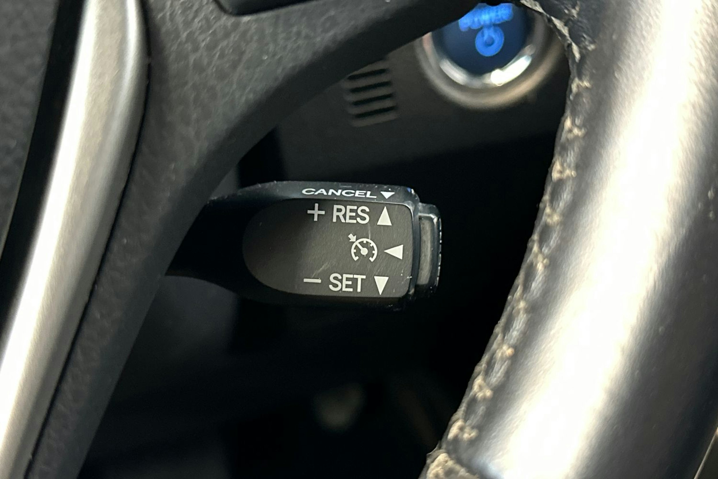 valkoinen Toyota Auris 2014 kuva 23.