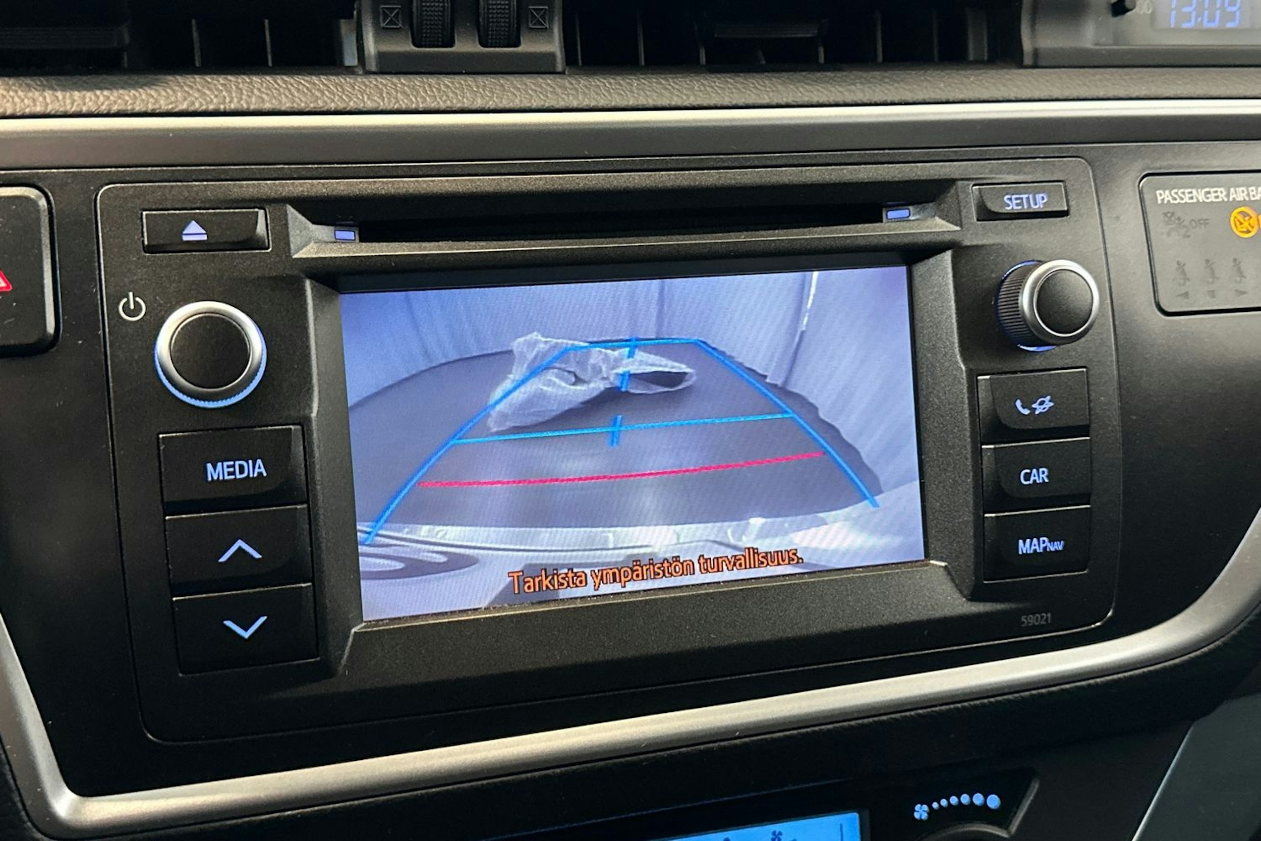 valkoinen Toyota Auris 2014 kuva 26.