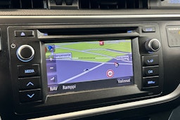 valkoinen Toyota Auris 2014 kuva 27.