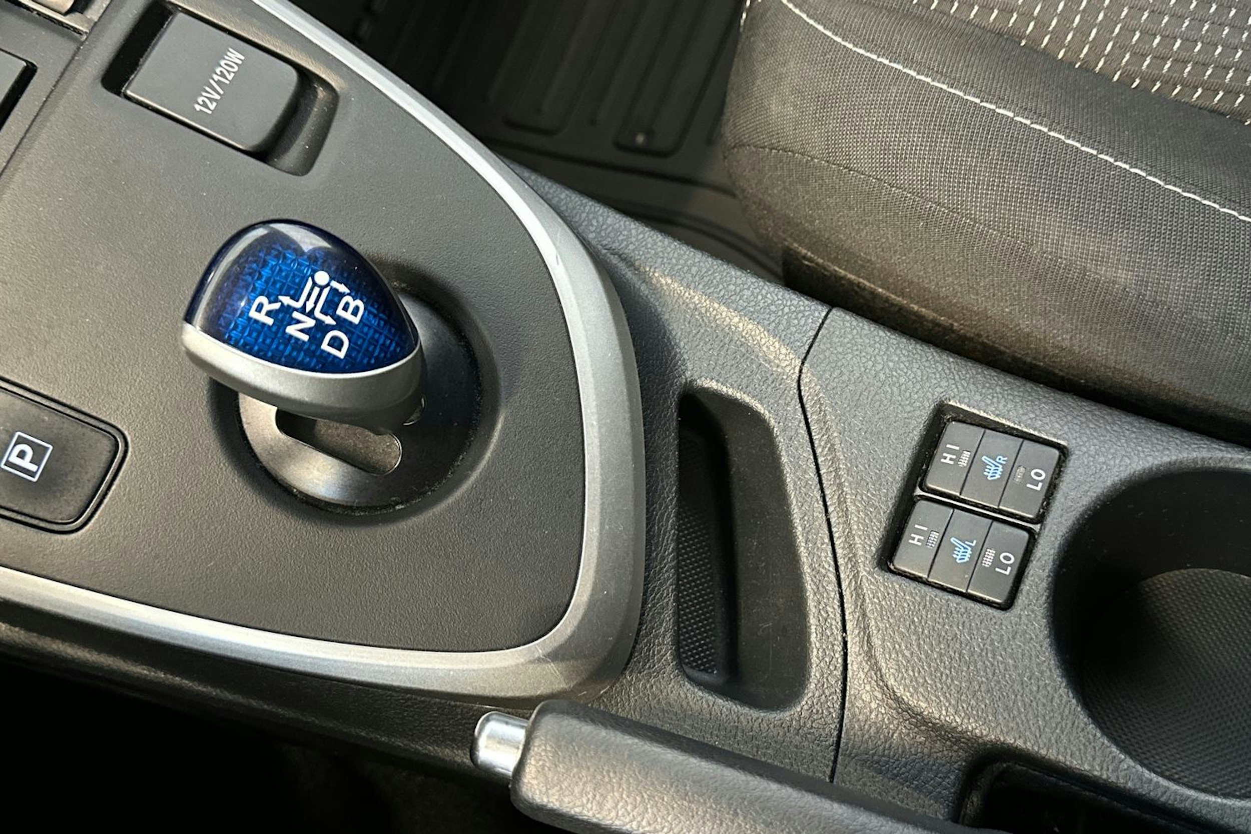 valkoinen Toyota Auris 2014 kuva 29.