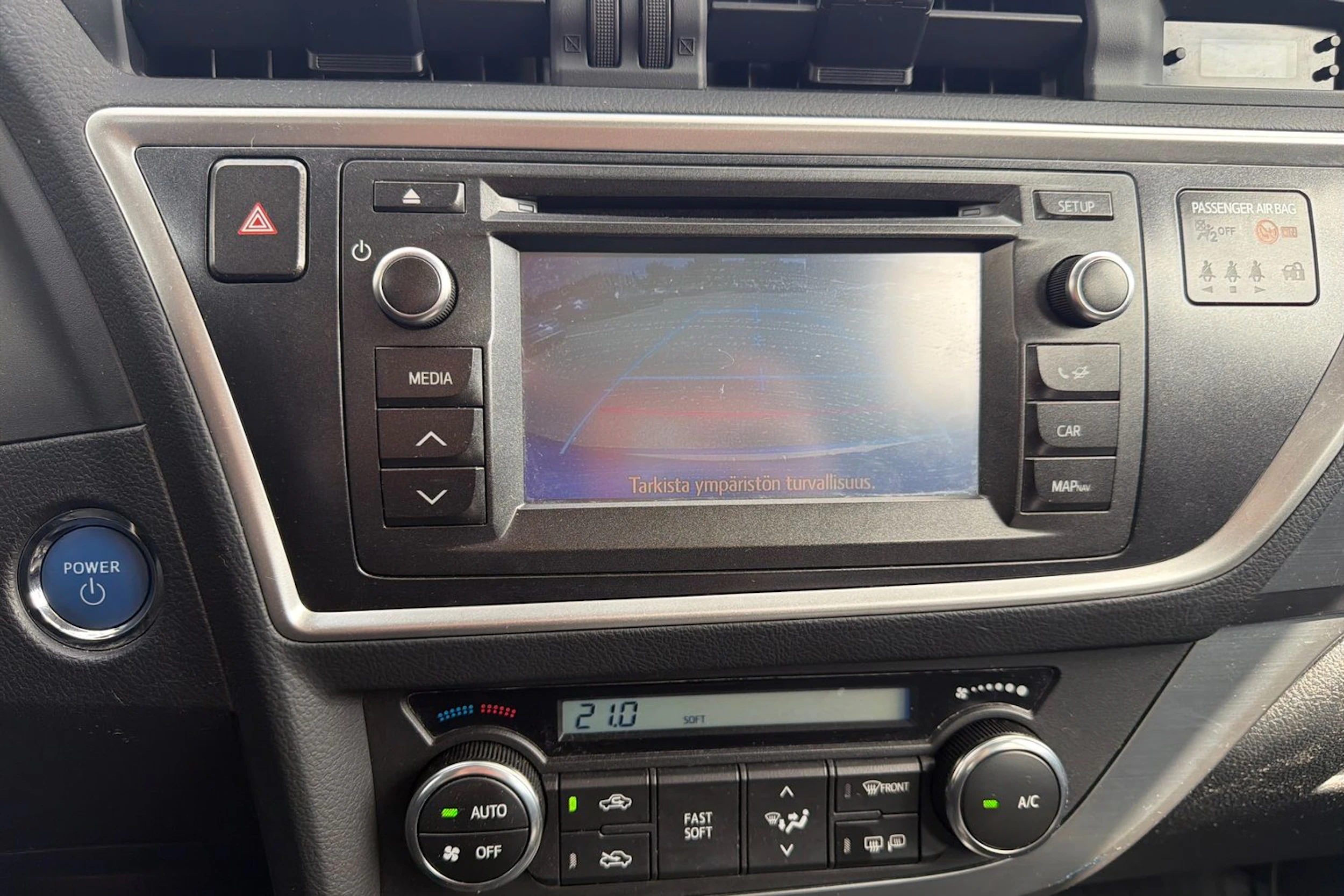 sininen Toyota Auris 2014 kuva 5.