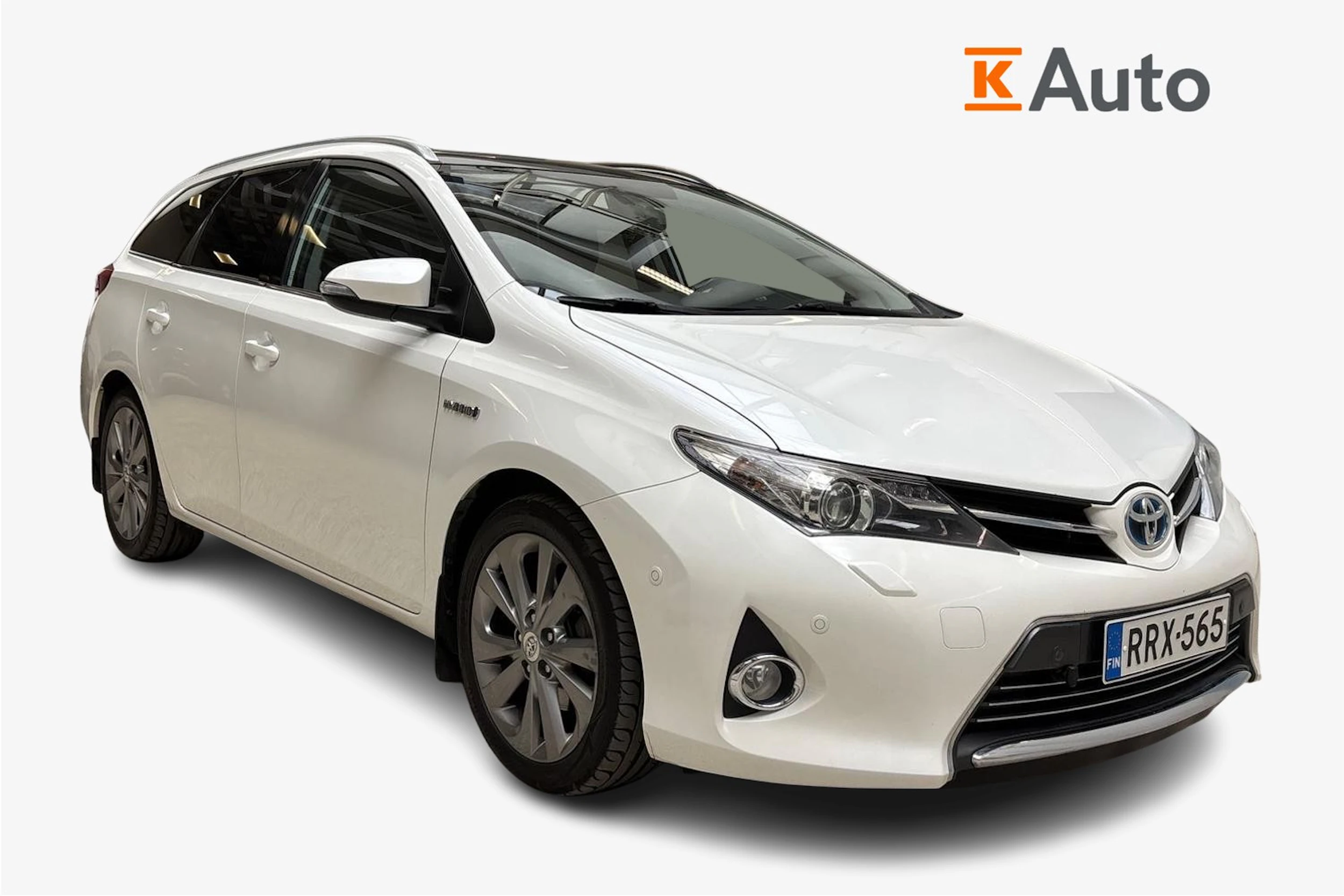 valkoinen Toyota Auris 2014 kuva 1.
