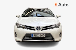valkoinen Toyota Auris 2014 kuva 5.