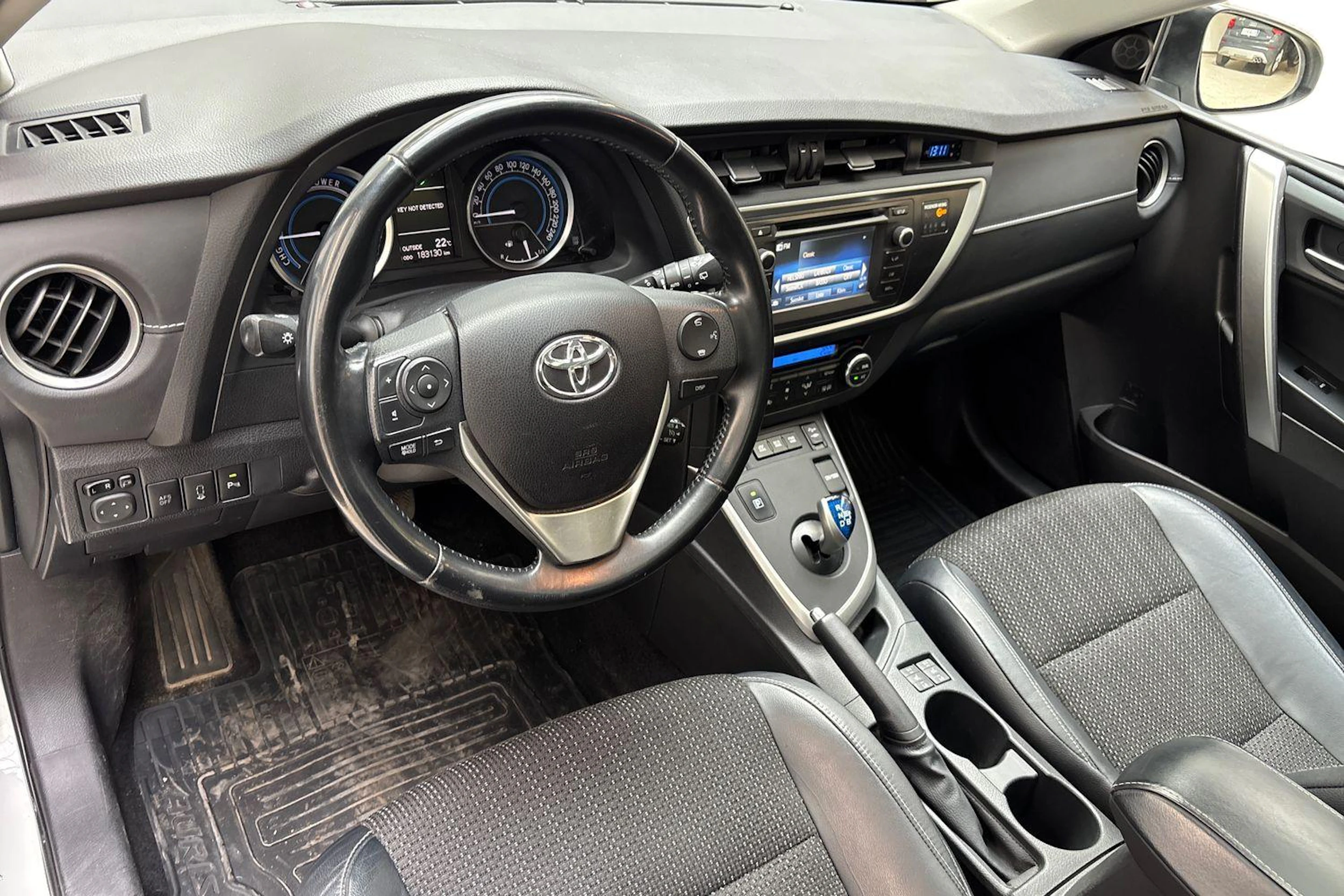 valkoinen Toyota Auris 2014 kuva 8.