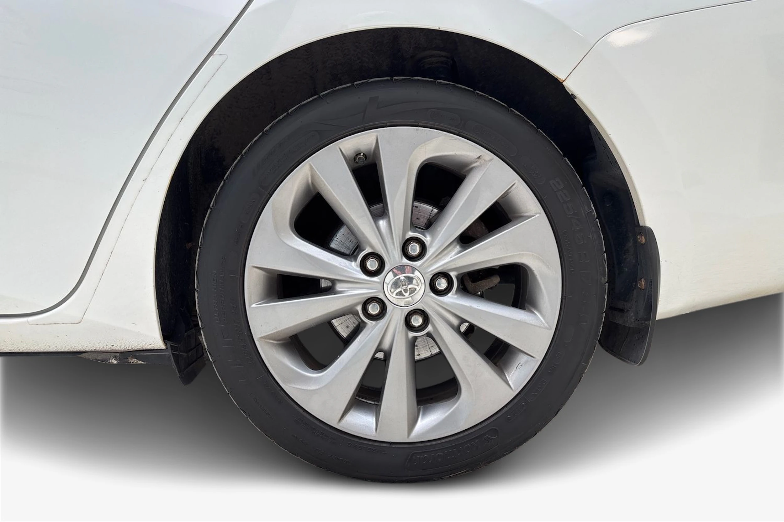 valkoinen Toyota Auris 2014 kuva 12.