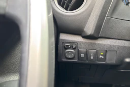 valkoinen Toyota Auris 2014 kuva 19.